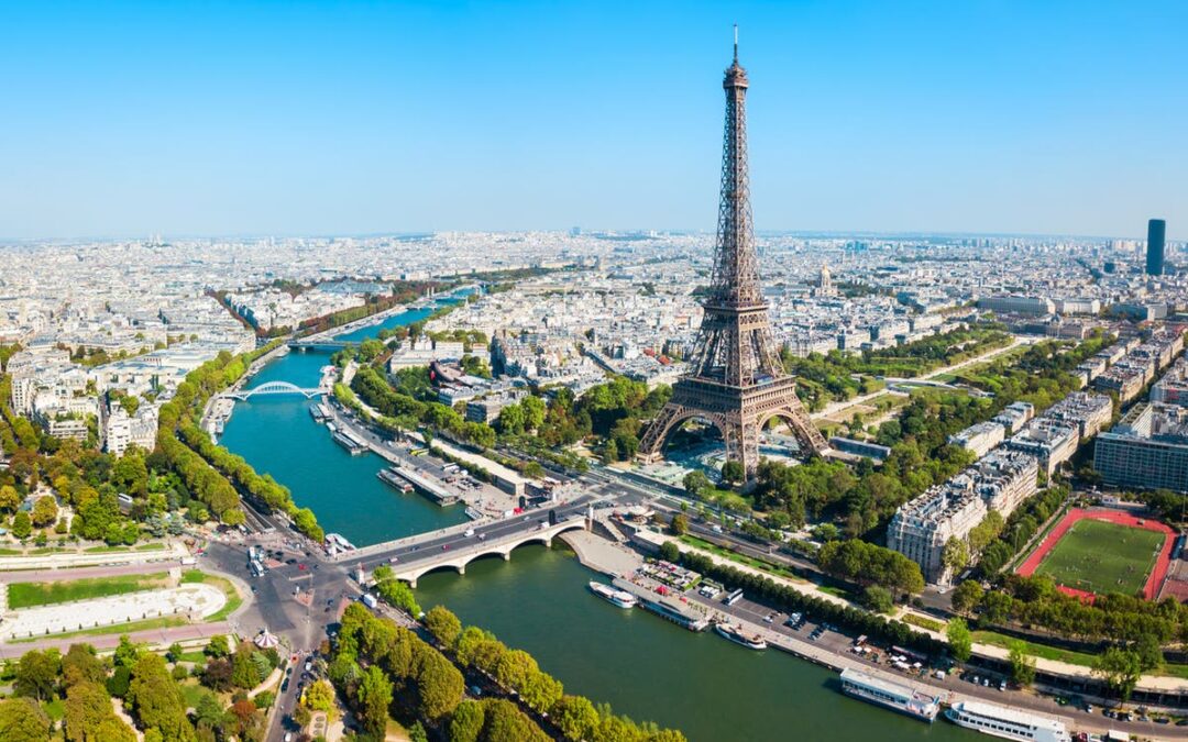 France lifts all Covid restrictions for international travellers